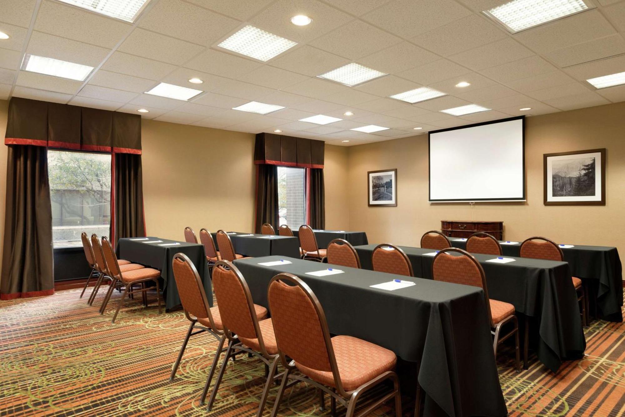 Hampton Inn Wichita Falls-Sikes Senter Mall Bagian luar foto