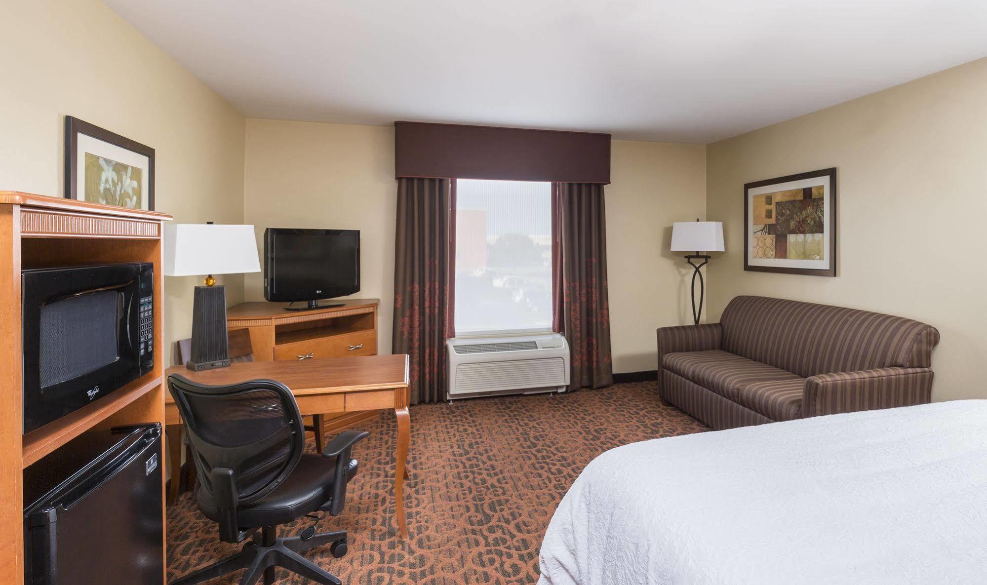 Hampton Inn Wichita Falls-Sikes Senter Mall Bagian luar foto